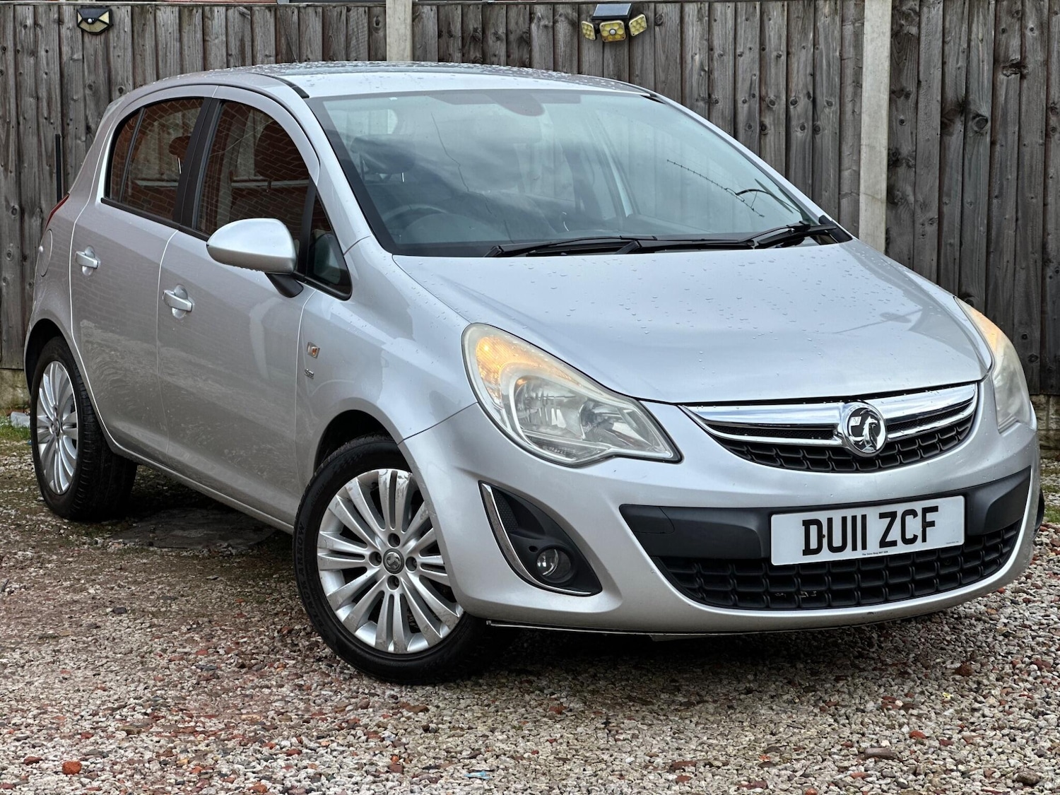 Used Vauxhall Corsa 2011 for sale - 77612440: Photo 1