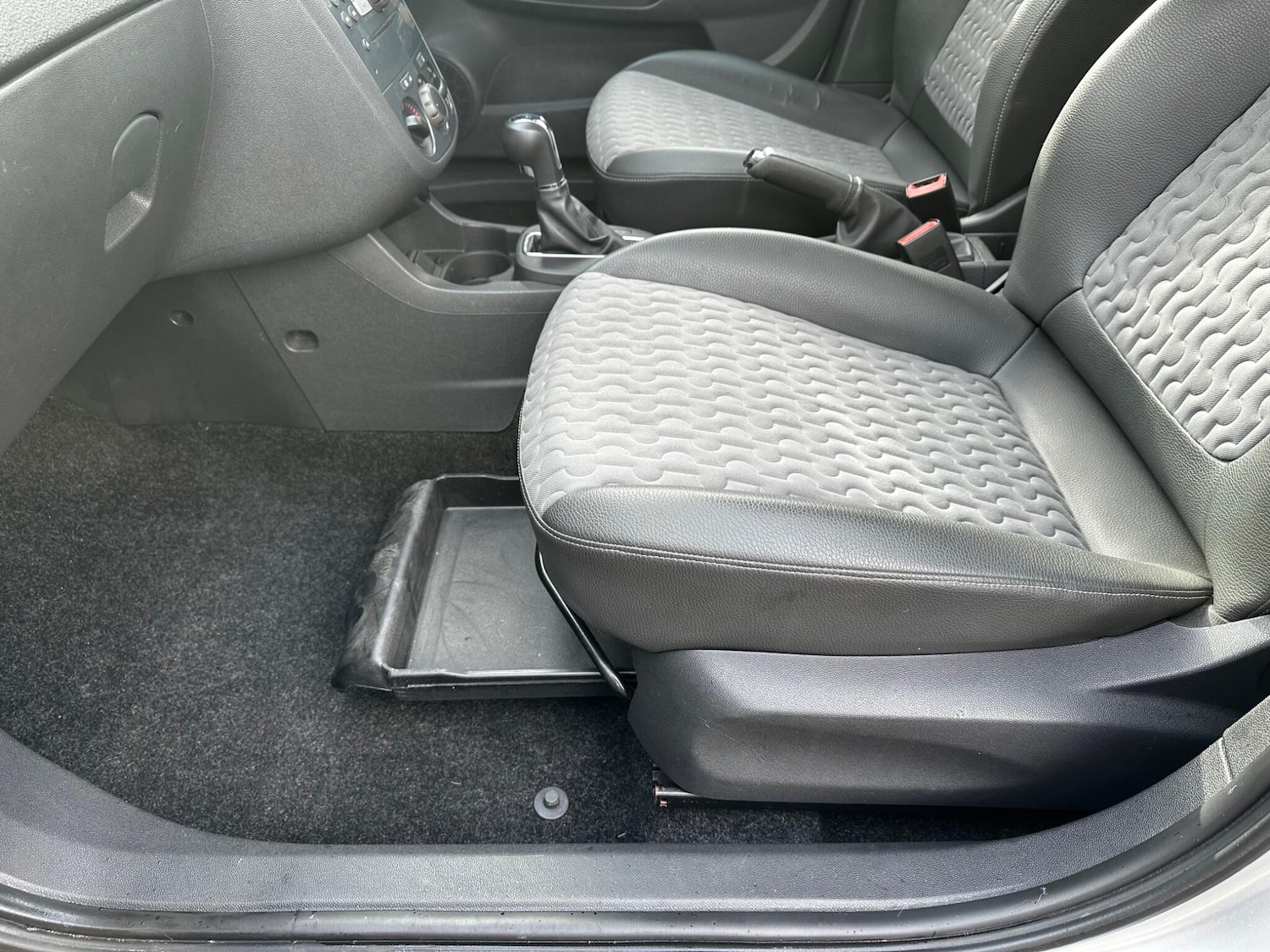 Used Vauxhall Corsa 2011 for sale - 77612440: Photo 34