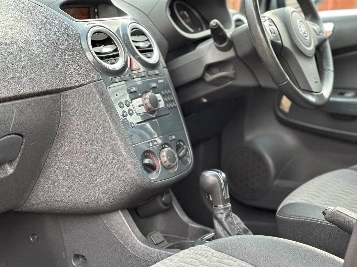 Used Vauxhall Corsa 2011 for sale - 77612440: Photo 35