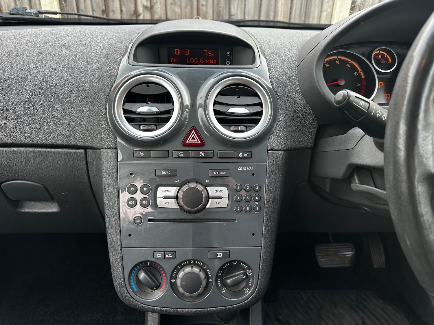 Used Vauxhall Corsa 2011 for sale - 77612440: Photo 38