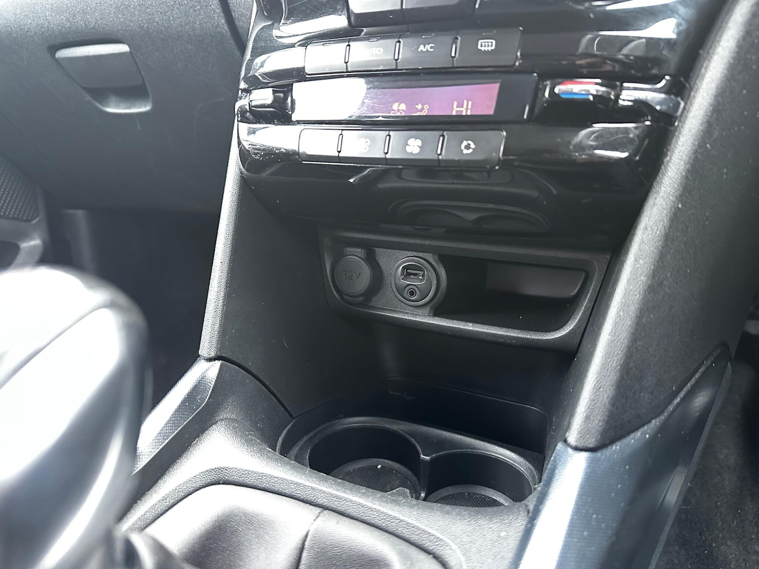 Used Peugeot 2008 2015 for sale - 77550258: Photo 50