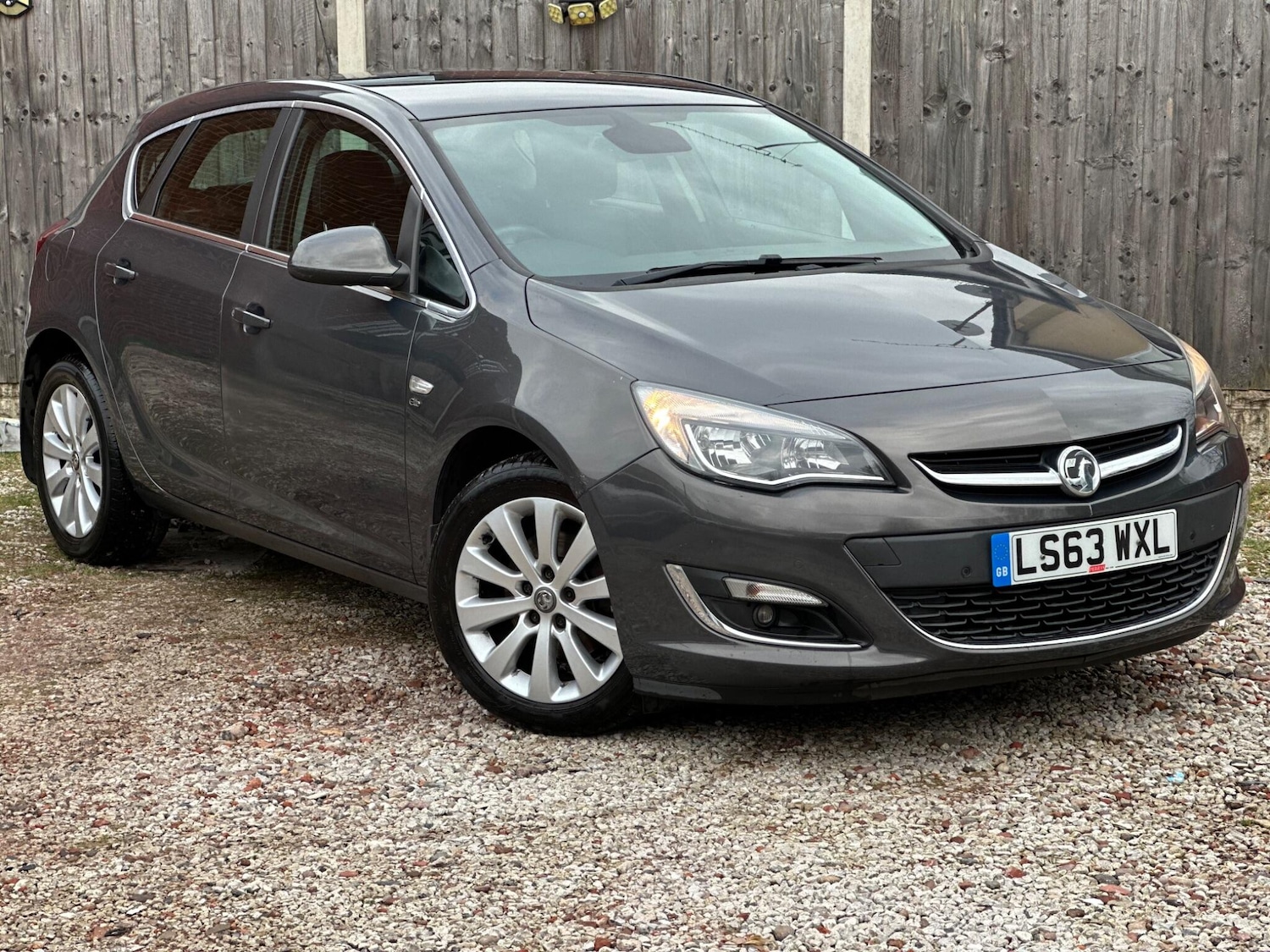 Used Vauxhall Astra 2013 for sale - 77738366: Photo 1