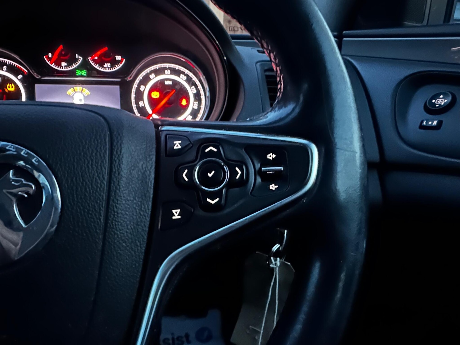 Used Vauxhall Insignia 2016 for sale - 77162982: Photo 39