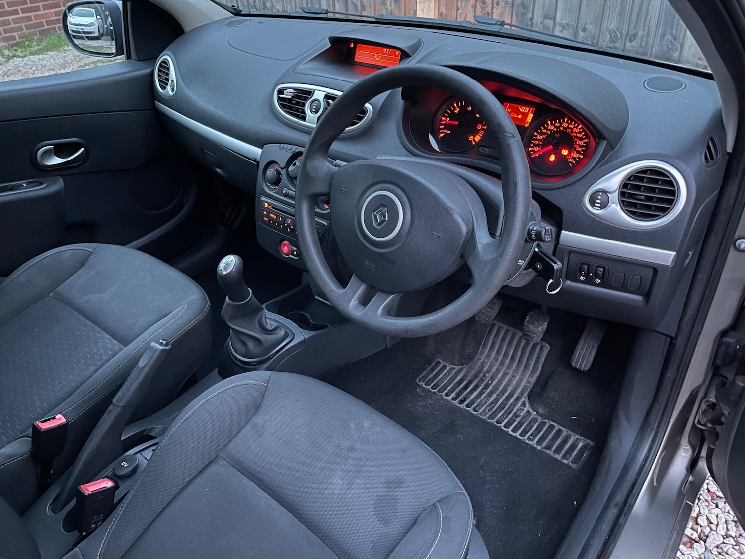 Used Renault Clio 2009 for sale - 77982703: Photo 18