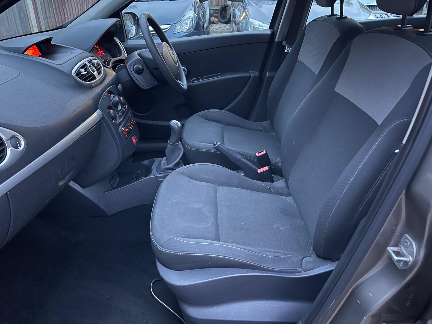 Used Renault Clio 2009 for sale - 77982703: Photo 28