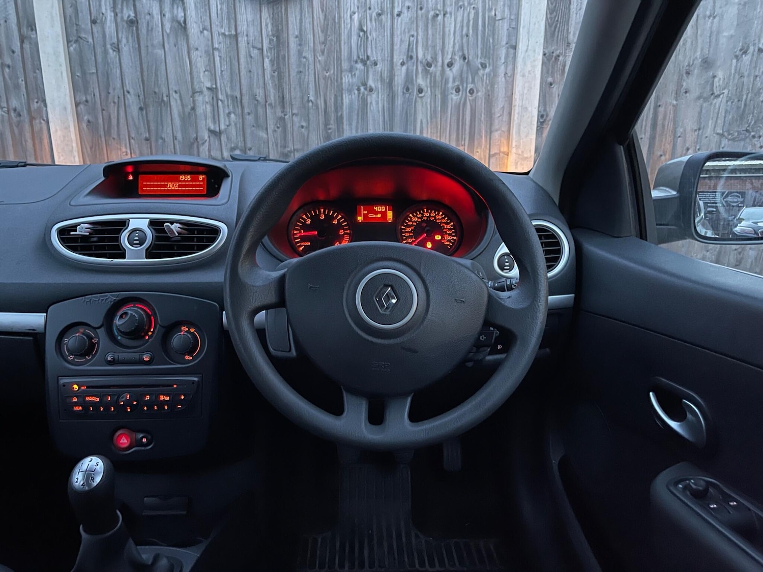 Used Renault Clio 2009 for sale - 77982703: Photo 33