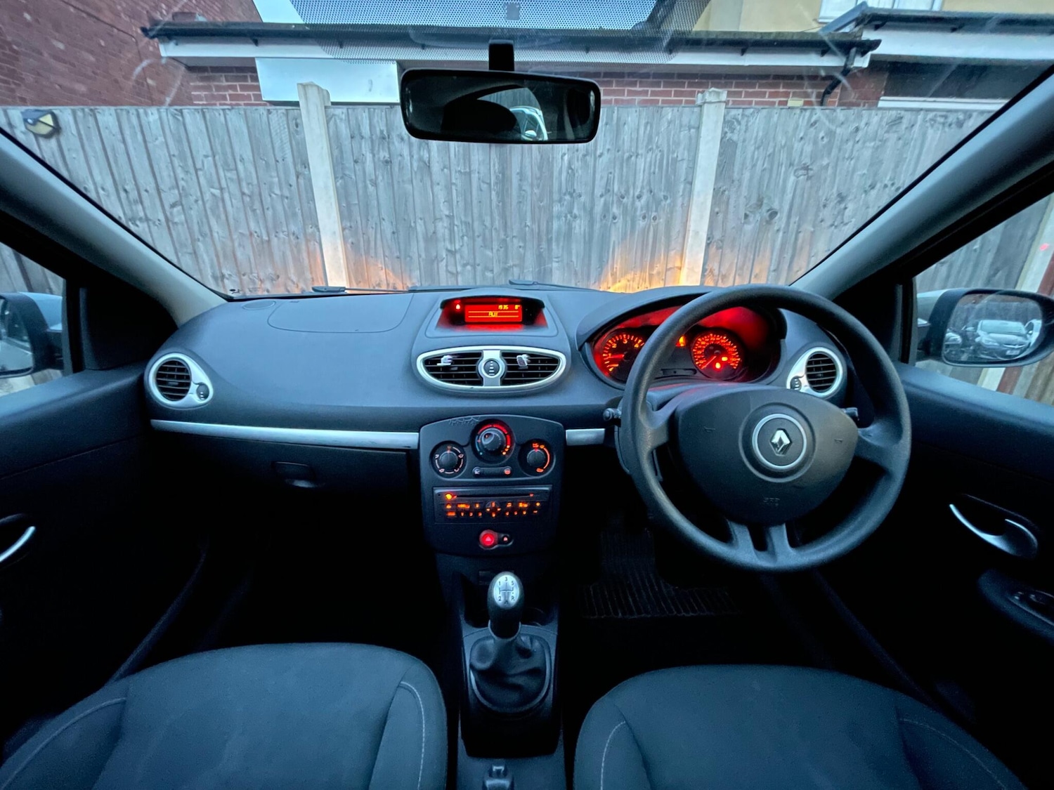 Used Renault Clio 2009 for sale - 77982703: Photo 34
