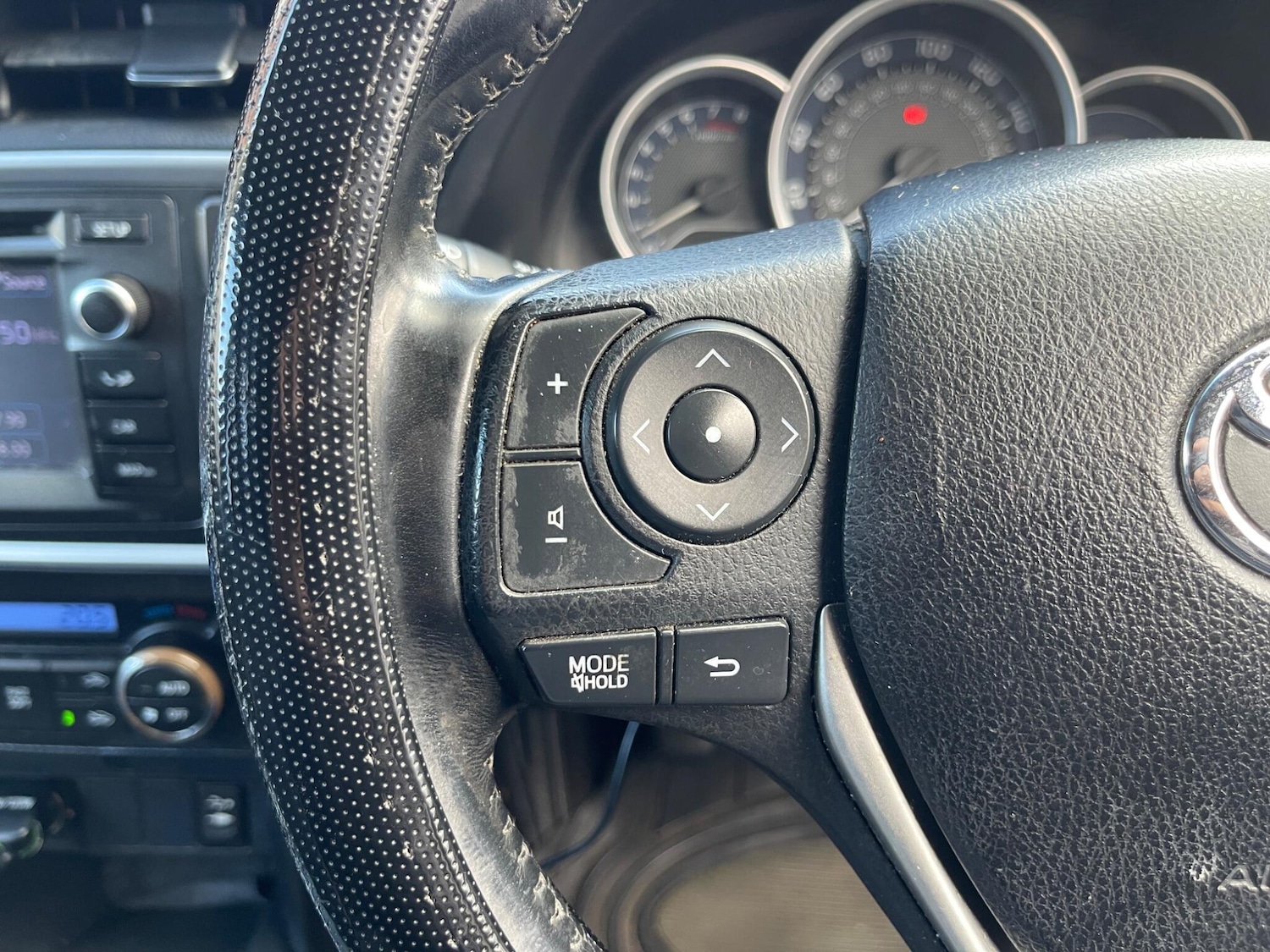 Used Toyota Auris 2013 for sale - 77839324: Photo 28