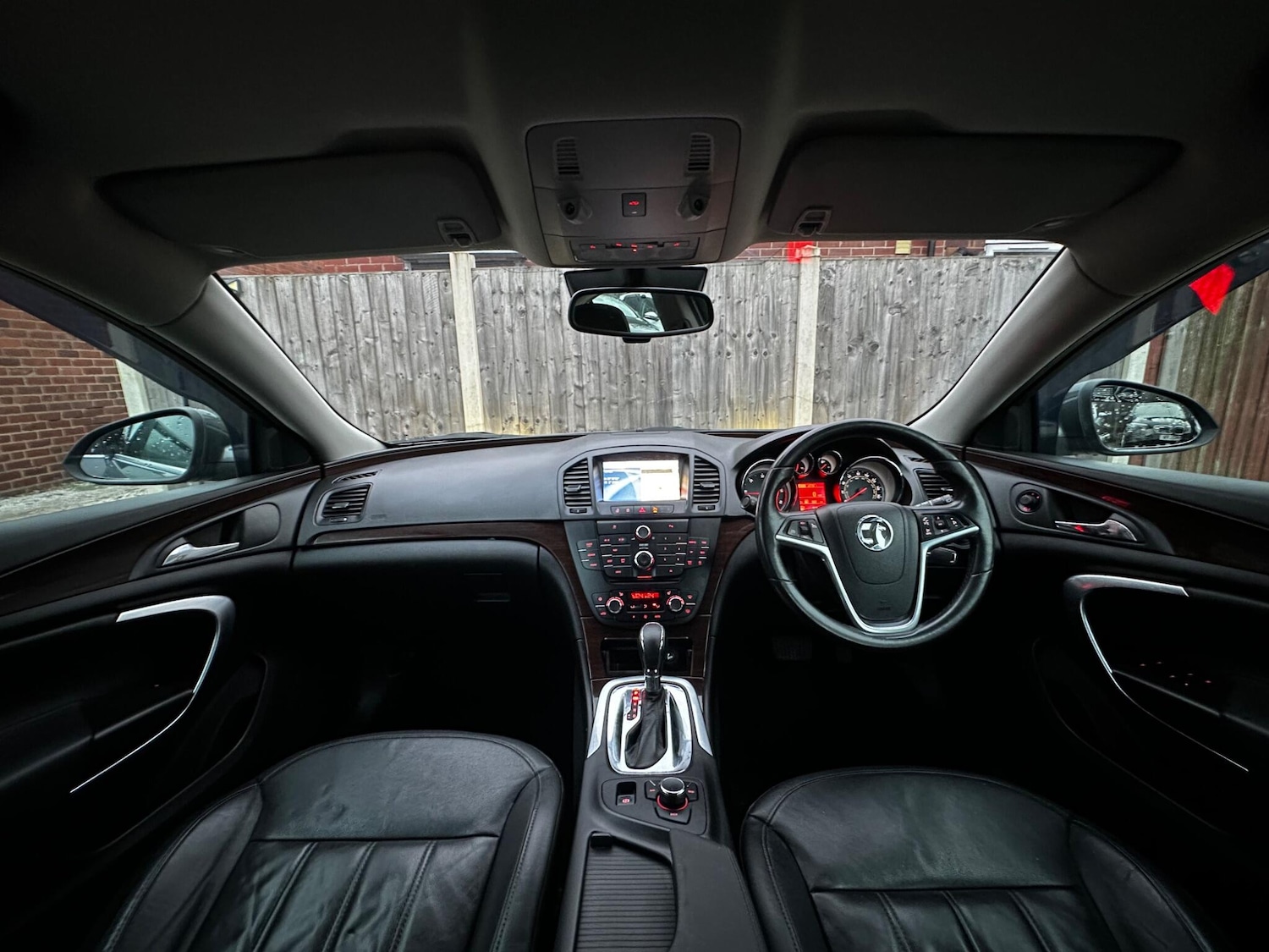 Used Vauxhall Insignia 2011 for sale - 78170128: Photo 2