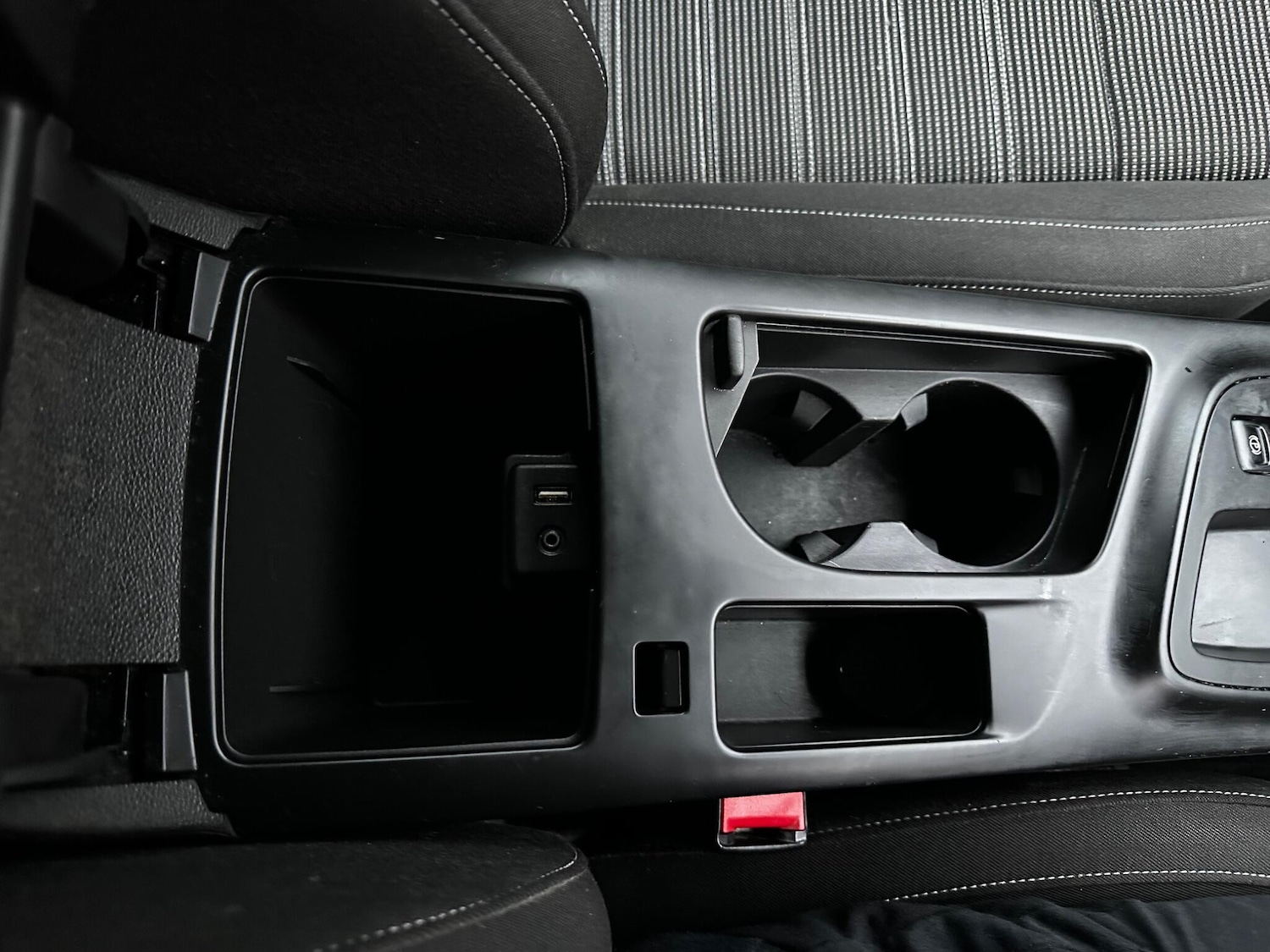 Used Vauxhall Insignia 2015 for sale - 76997035: Photo 42