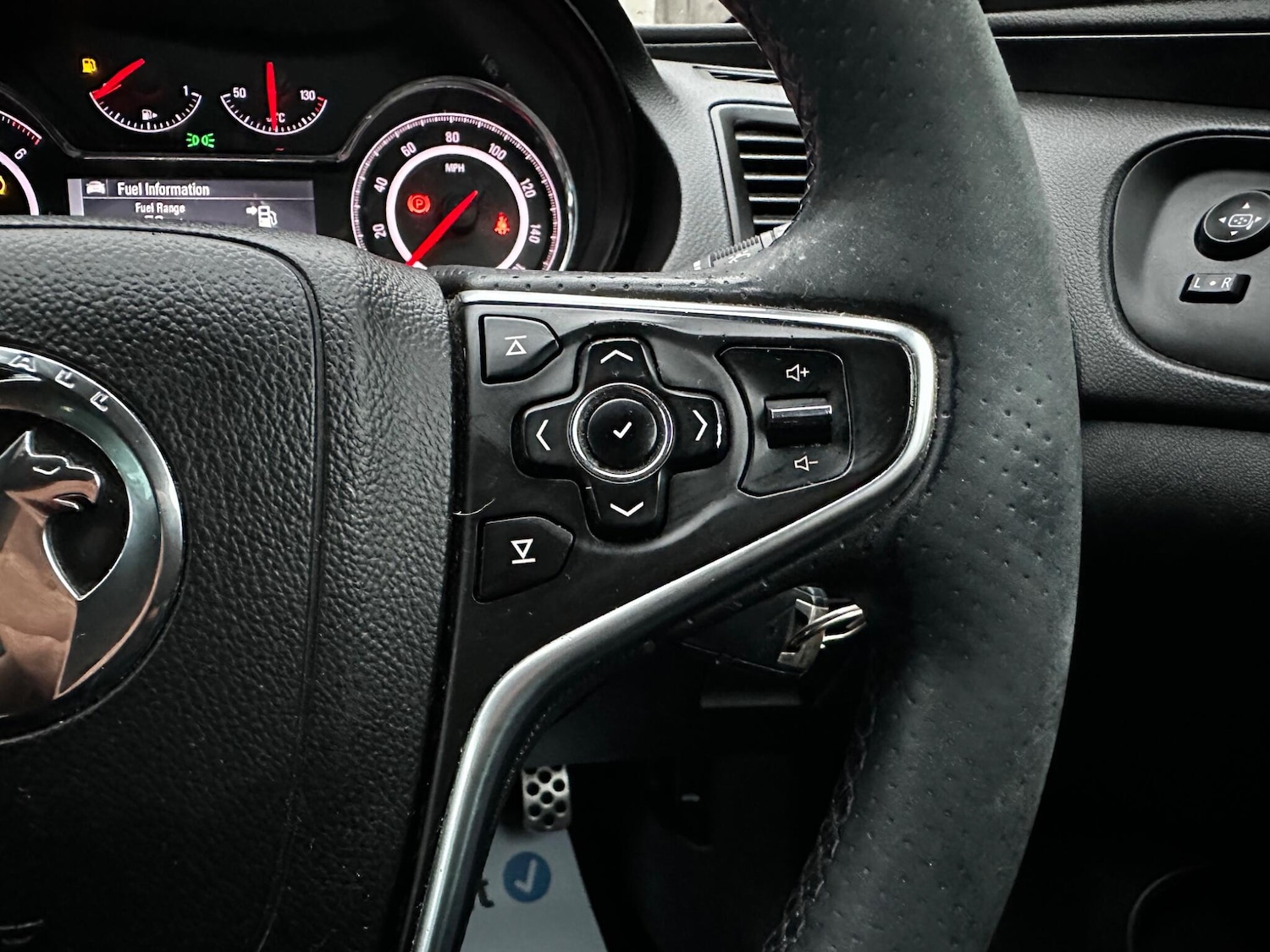 Used Vauxhall Insignia 2015 for sale - 76997035: Photo 46