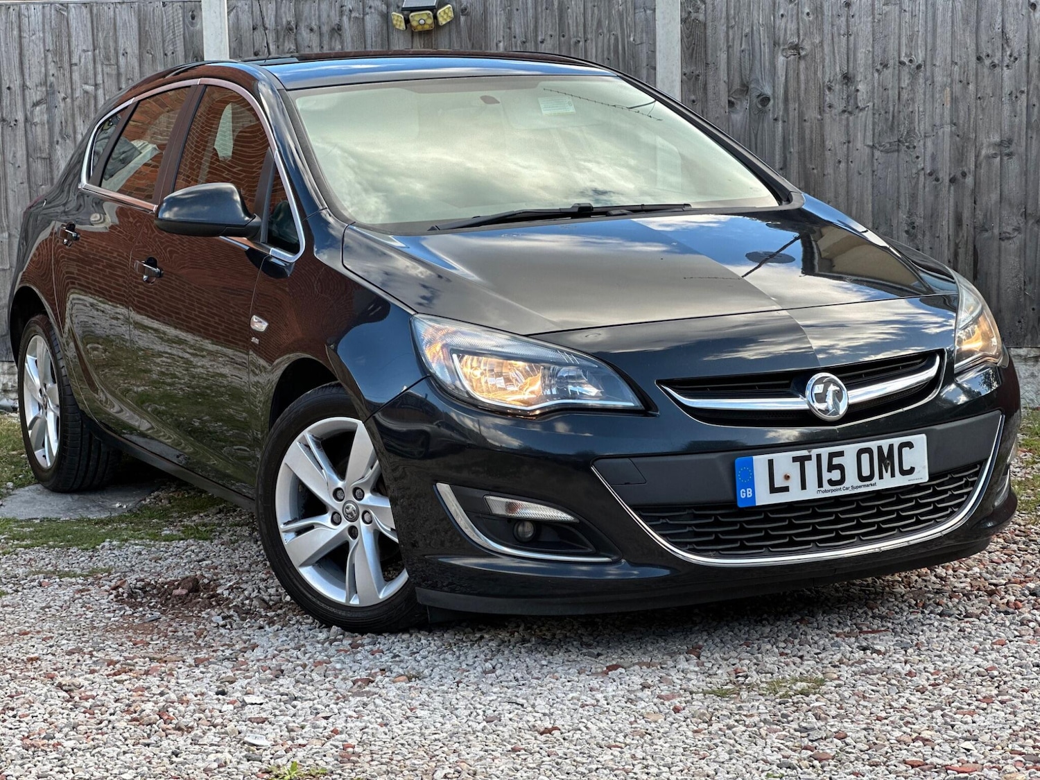Used Vauxhall Astra 2015 for sale - 76013055: Photo 1
