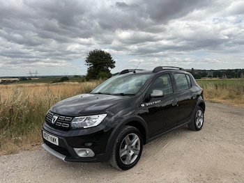 Used Dacia Sandero Stepway 2017 for sale - 79373786: Photo