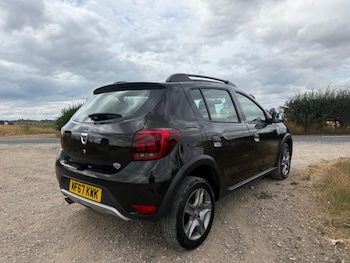 Used Dacia Sandero Stepway 2017 for sale - 79373786: Photo