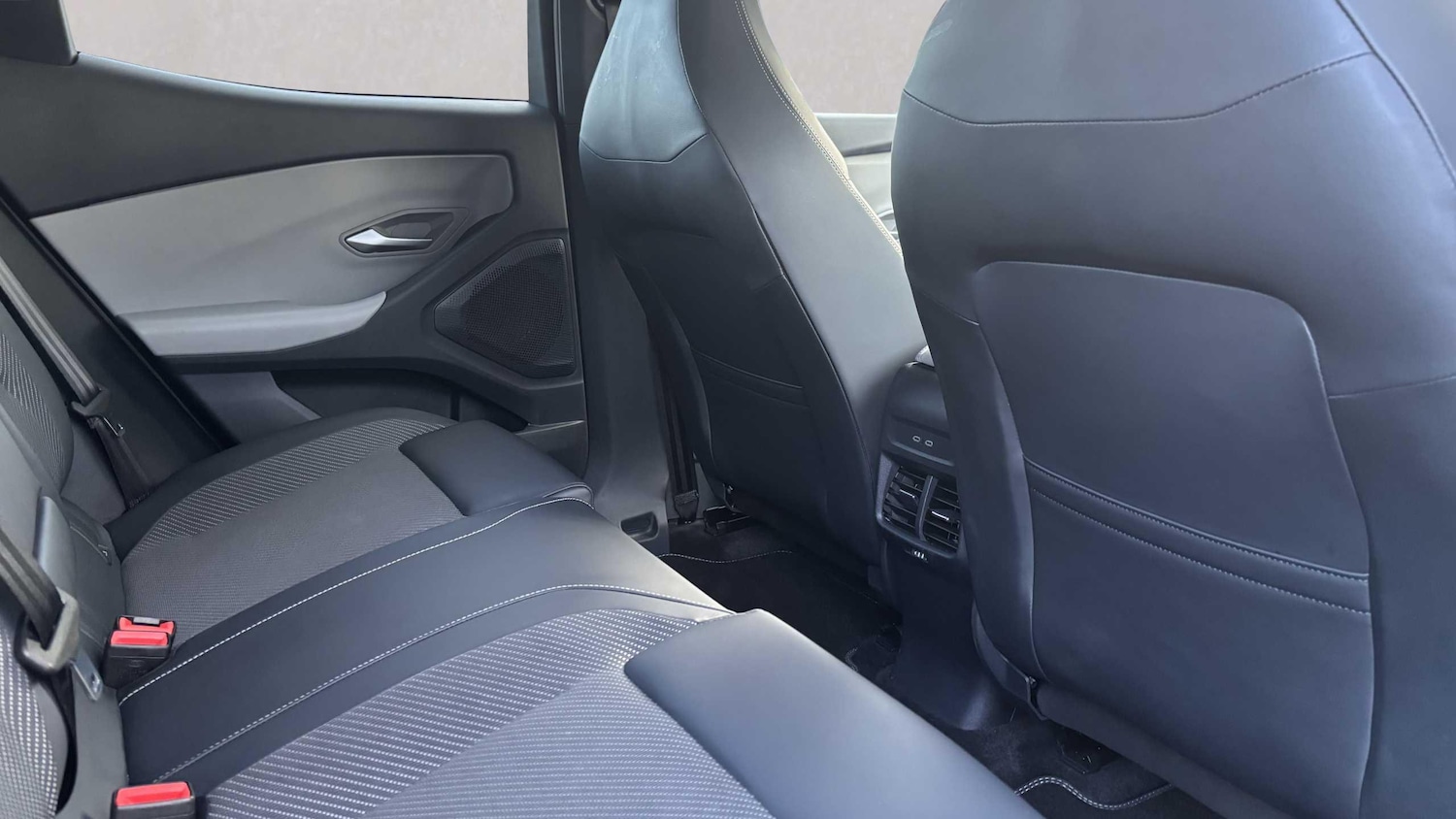 Used Ford Explorer 2024 for sale - 78076888: Photo 12