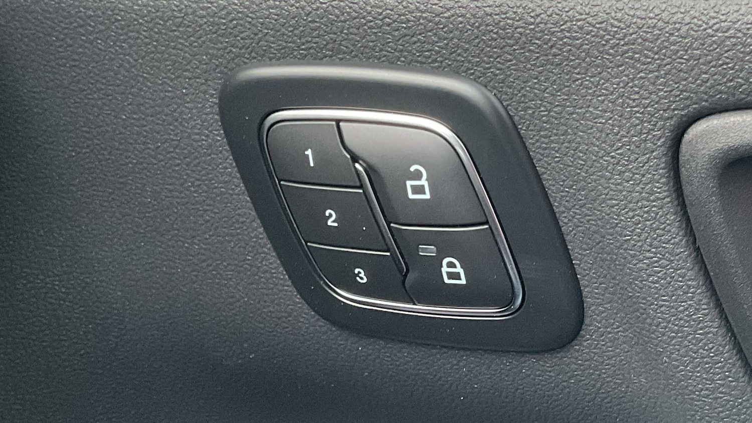 Used Ford Kuga 2025 for sale - 76978712: Photo 34