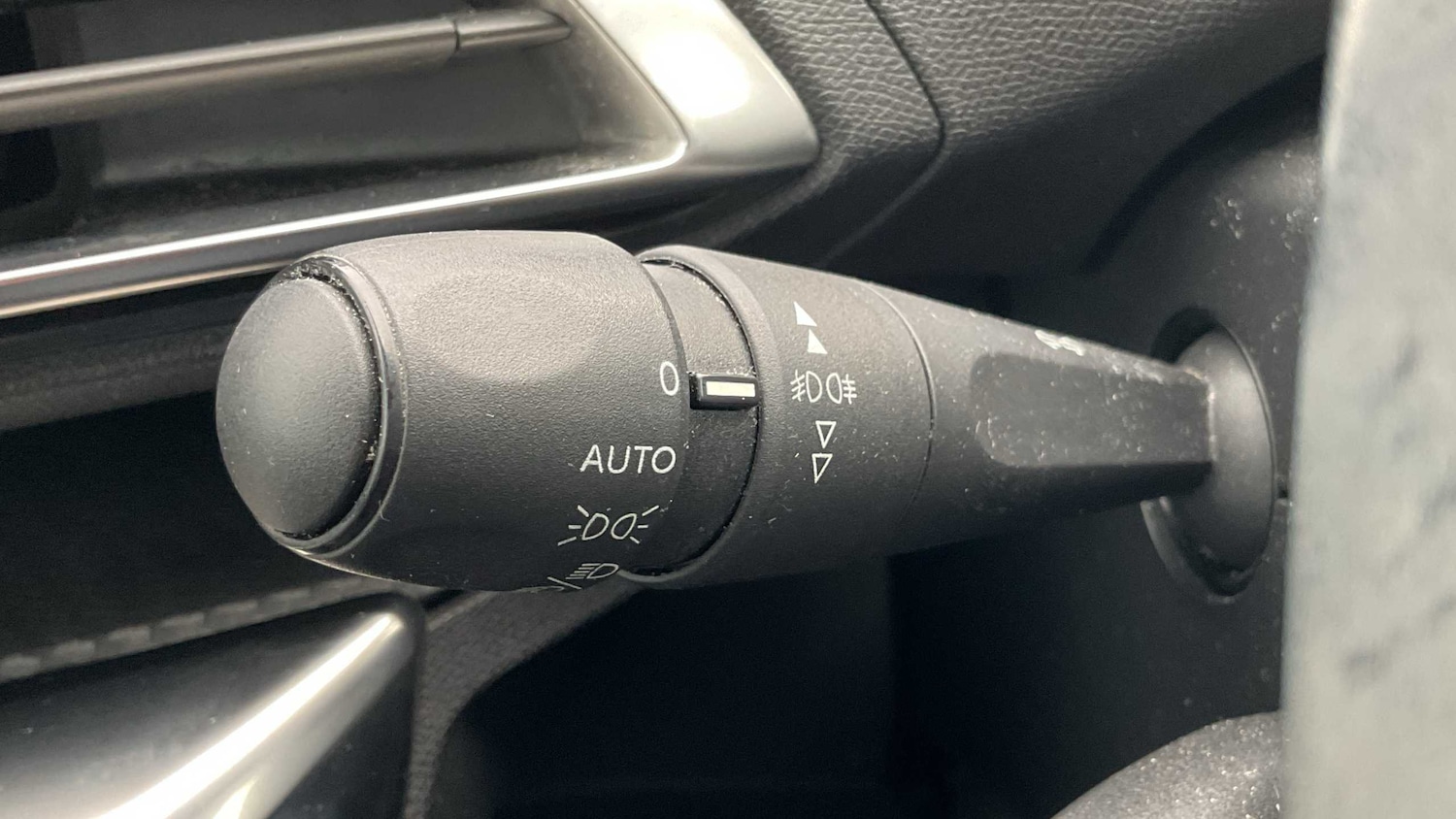 Used Peugeot 3008 2018 for sale - 75917953: Photo 27