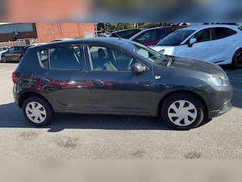 Used Dacia Sandero 2018 for sale - 76034728: Photo 4