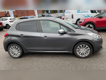 Used Peugeot 208 2019 for sale - 76141474: Photo