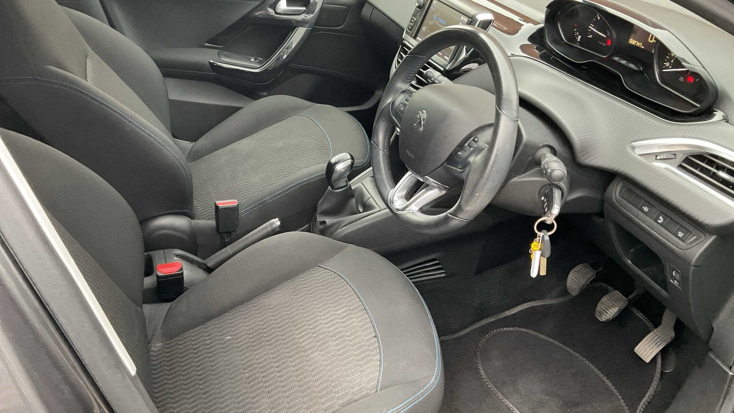 Used Peugeot 208 2019 for sale - 76141474: Photo 8