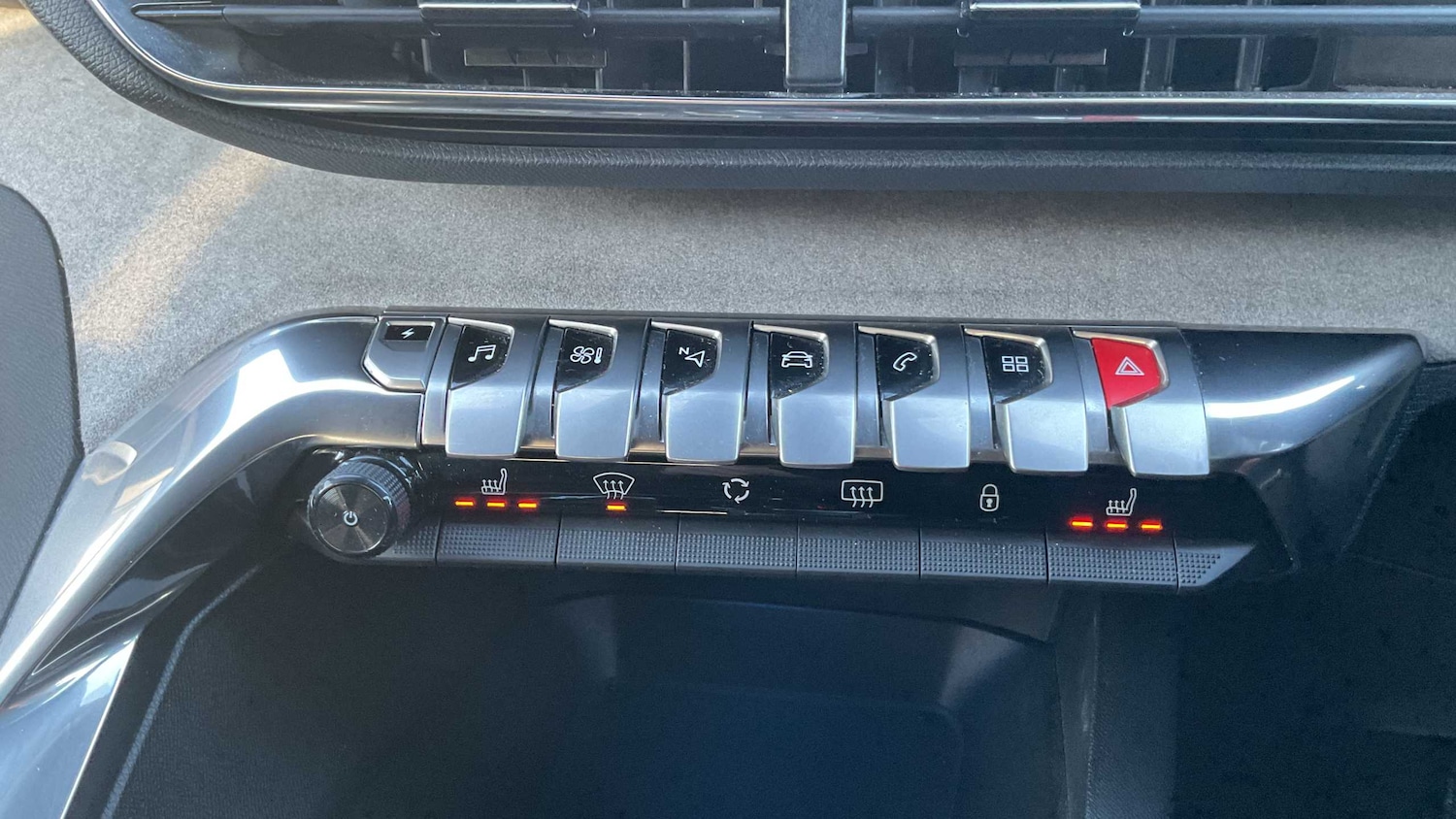 Used Peugeot 3008 2023 for sale - 77232986: Photo 17