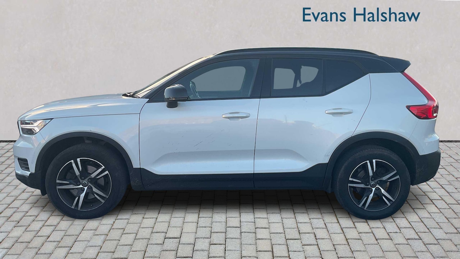 Used Volvo XC40 2021 for sale - 76610577: Photo 4