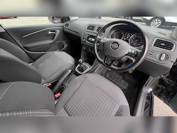 Used Volkswagen Polo 2017 for sale - 76249101: Photo 2