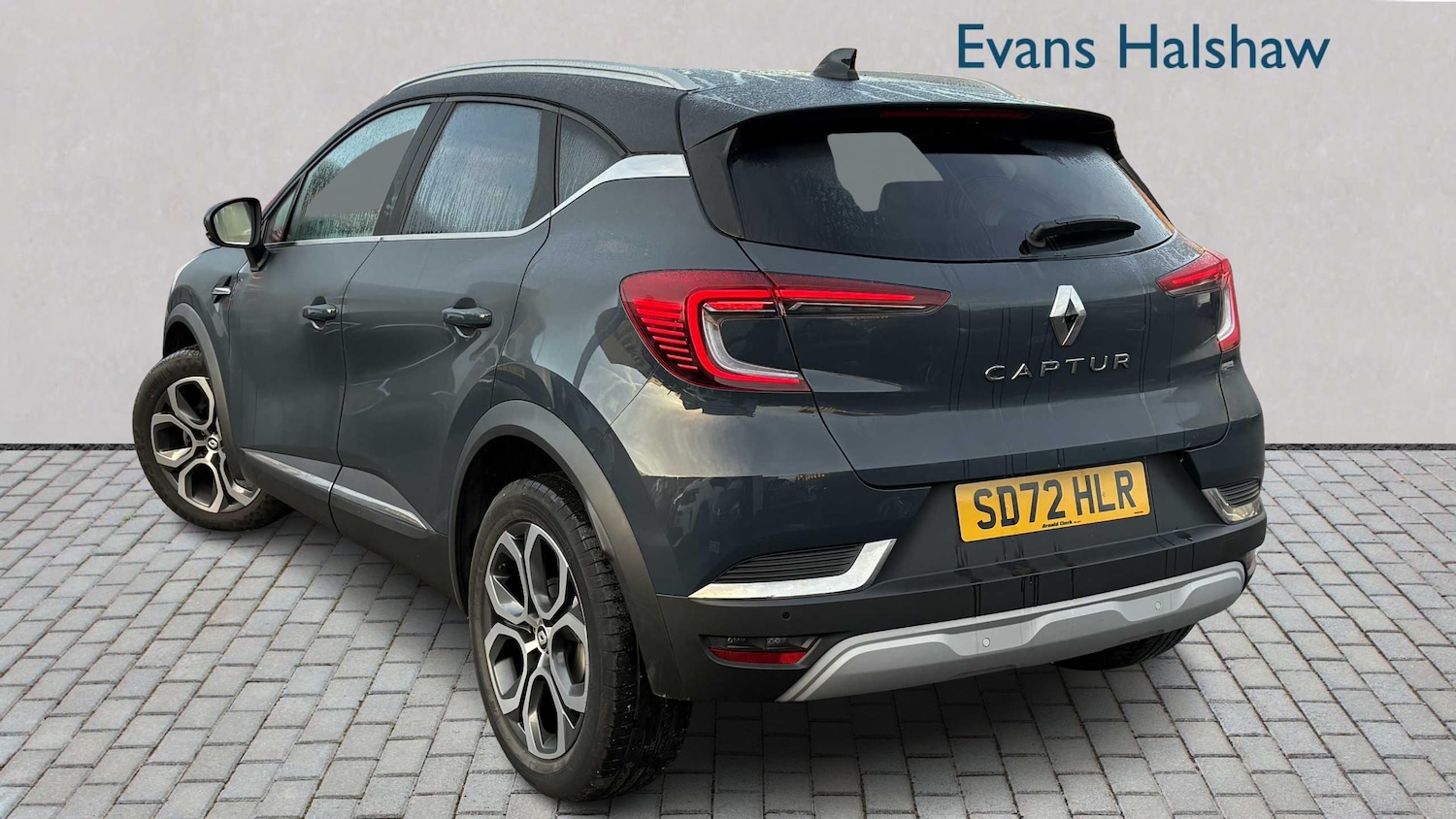 Used Renault Captur 2022 for sale - 76916054: Photo 3