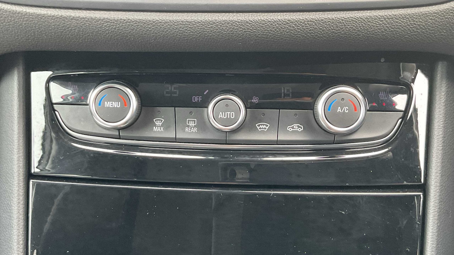 Used Vauxhall Grandland 2024 for sale - 77588984: Photo 18