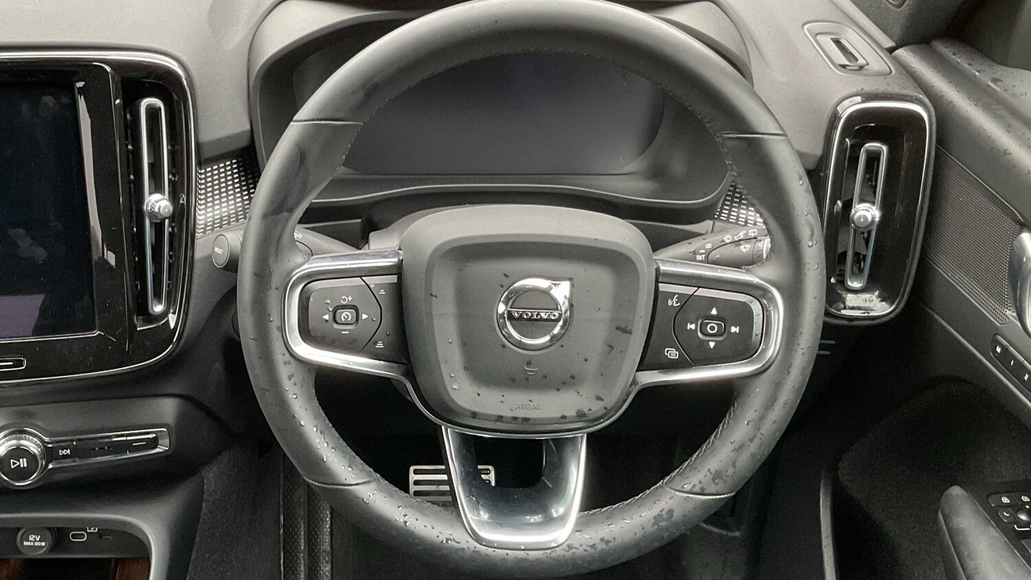 Used Volvo XC40 2022 for sale - 76488171: Photo 11