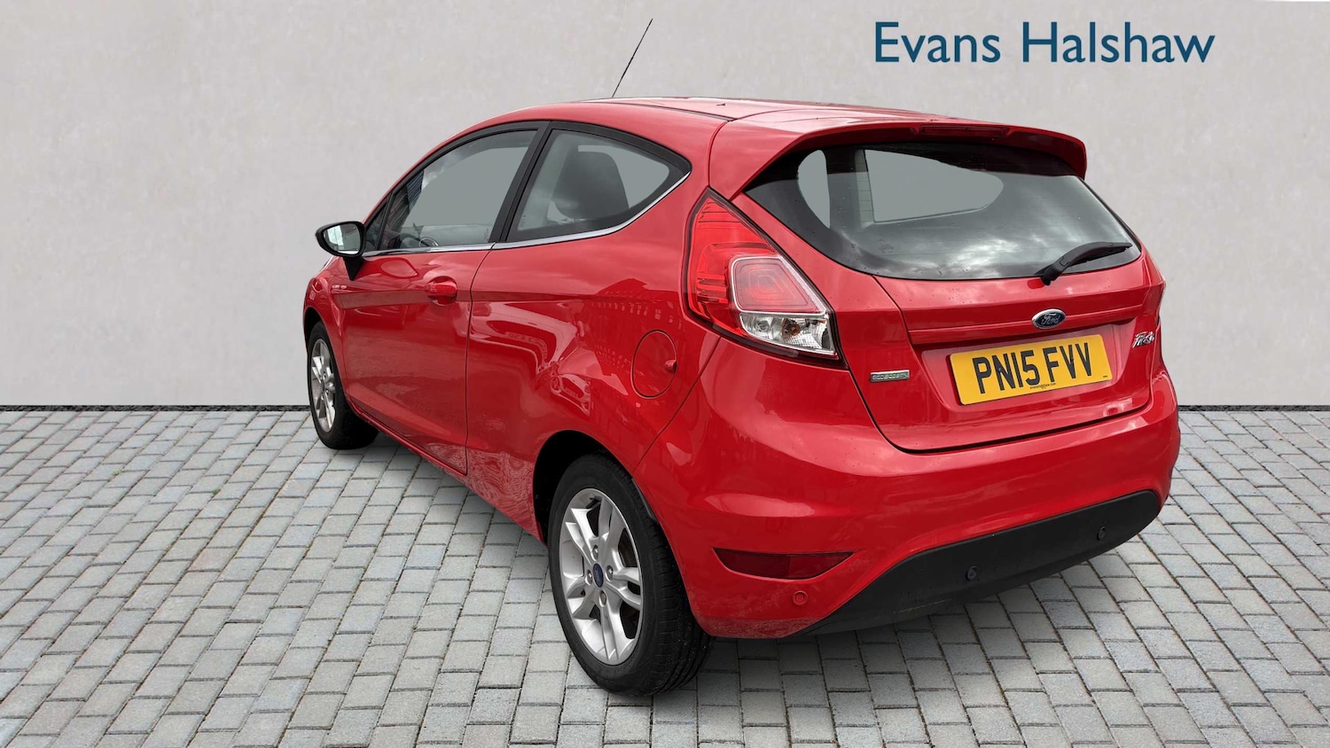 Used Ford Fiesta 2015 for sale - 76176923: Photo 2