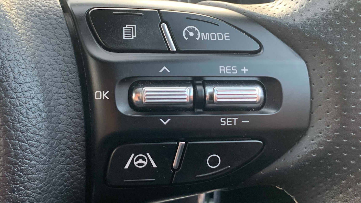 Used Kia Stonic 2022 for sale - 76875793: Photo 17