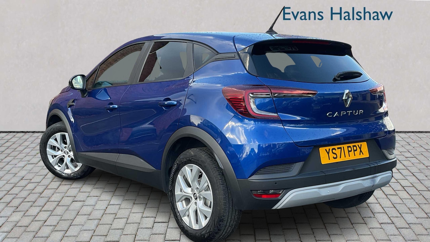 Used Renault Captur 2022 for sale - 76442431: Photo 2