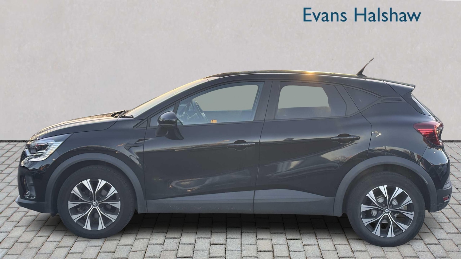 Used Renault Captur 2022 for sale - 76610581: Photo 4