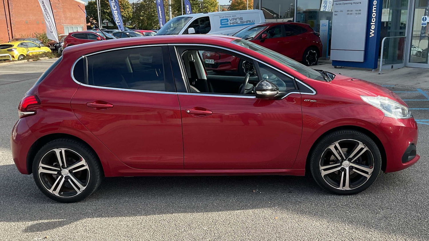 Used Peugeot 208 2018 for sale - 76088067: Photo 4