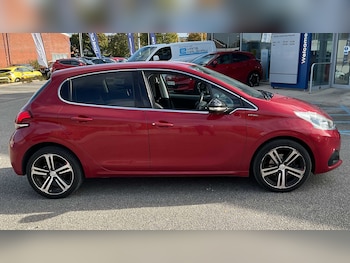 Used Peugeot 208 2018 for sale - 76088067: Photo