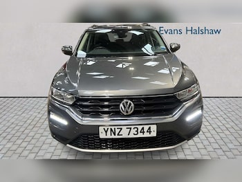 Used Volkswagen T-Roc 2019 for sale - 76141801: Photo