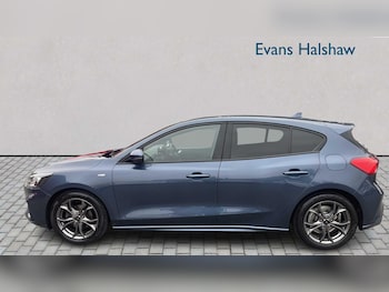 Used Ford Focus 2021 for sale - 76316133: Photo 3