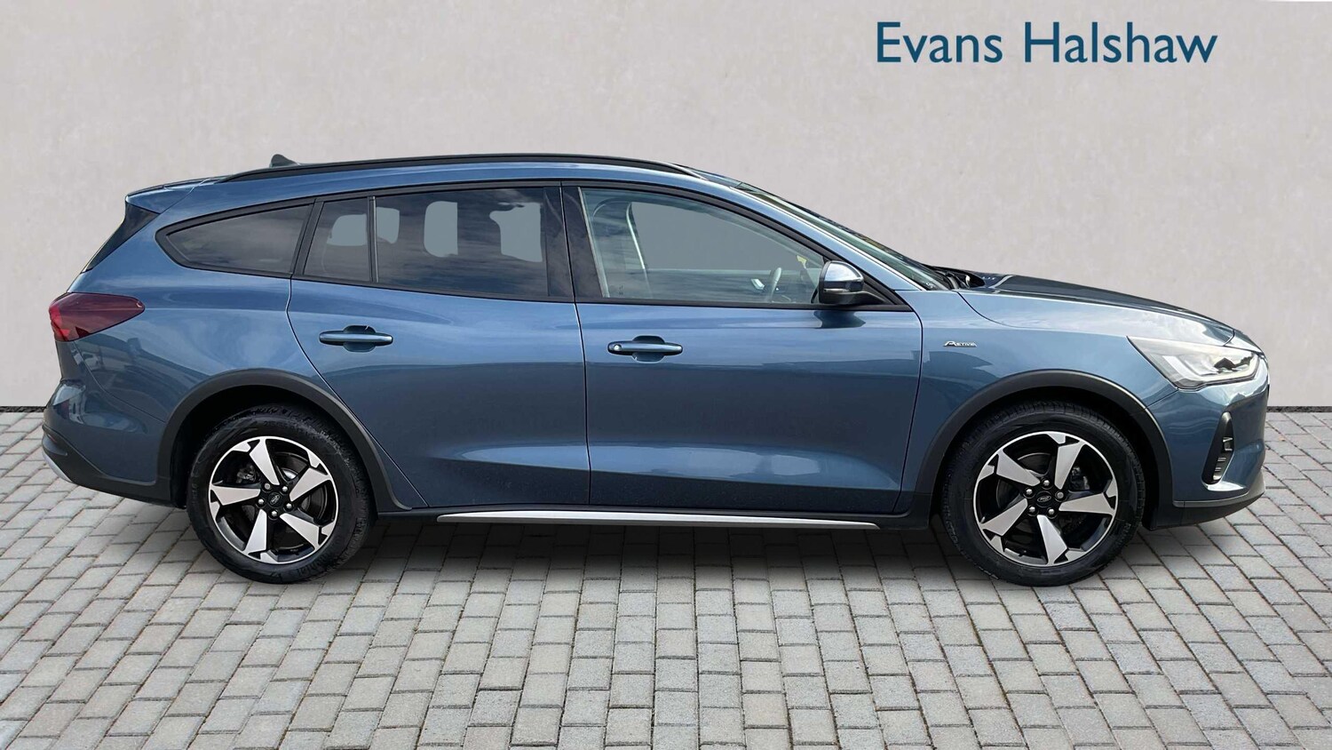 Used Ford Focus 2023 for sale - 76087845: Photo 3