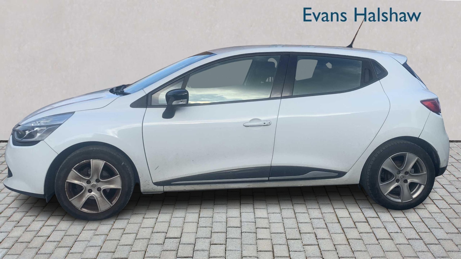 Used Renault Clio 2016 for sale - 77429188: Photo 4