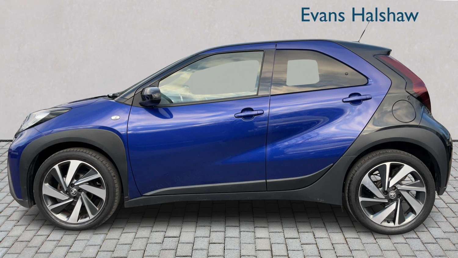 Used Toyota Aygo X 2022 for sale - 77589010: Photo 3