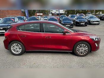 Used Ford Focus 2019 for sale - 76088043: Photo 4