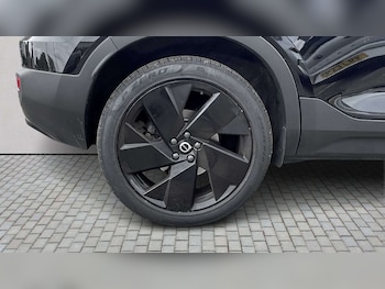 Used Volvo XC40 2025 for sale - 79376779: Photo