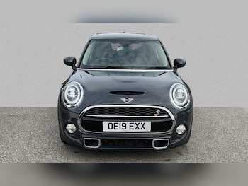 Used MINI Hatch 2019 for sale - 75813400: Photo
