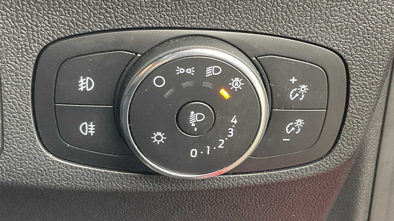 Used Ford Focus 2023 for sale - 76488032: Photo 16