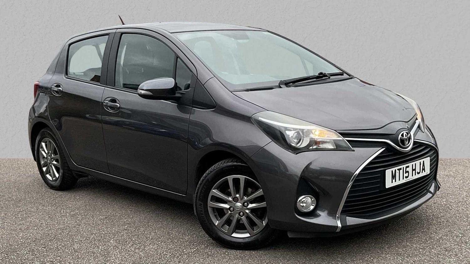 Used Toyota Yaris 2015 for sale - 76045025: Photo 1