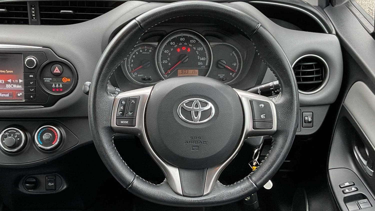 Used Toyota Yaris 2015 for sale - 76045025: Photo 11