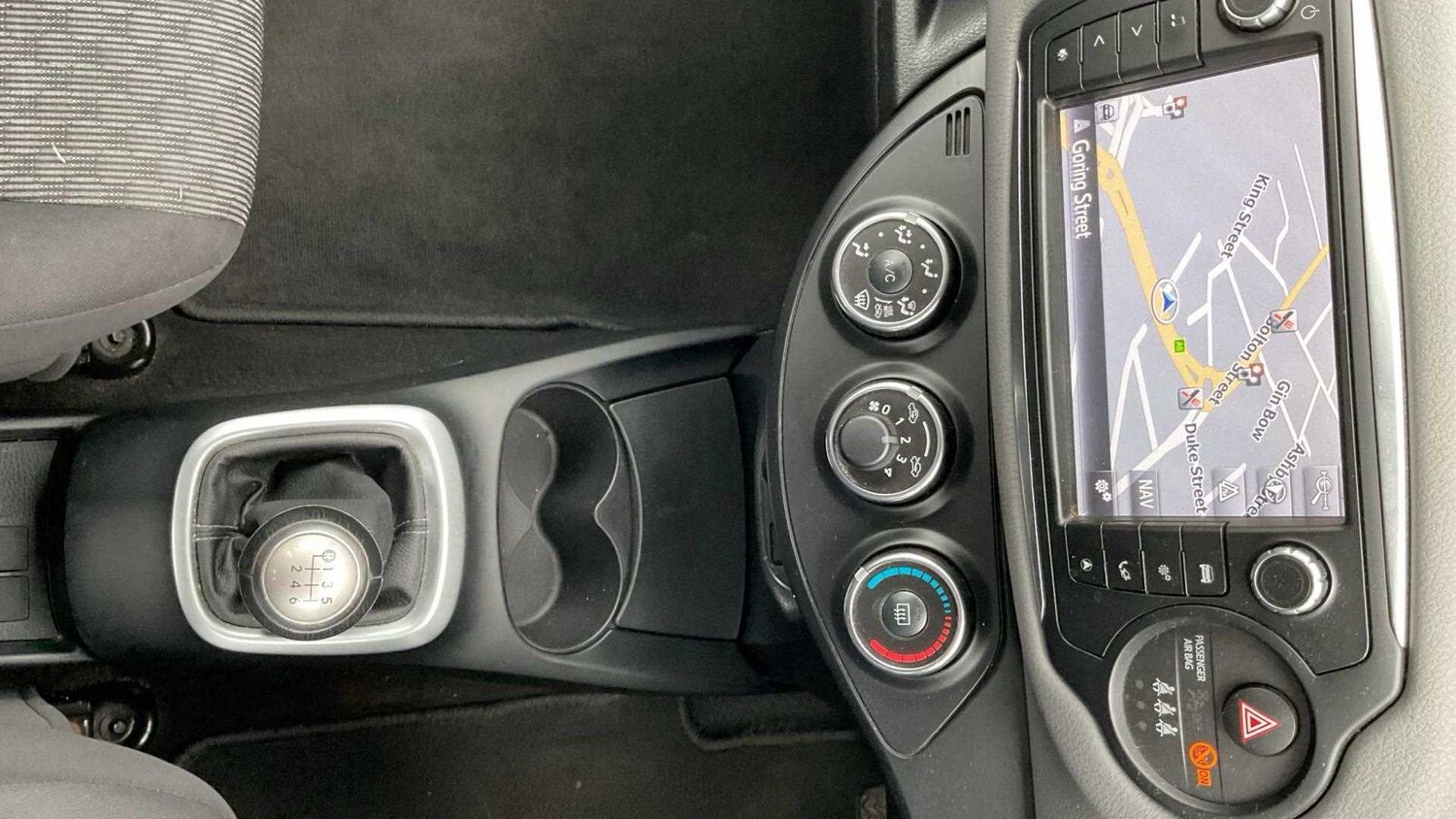 Used Toyota Yaris 2015 for sale - 76045025: Photo 21