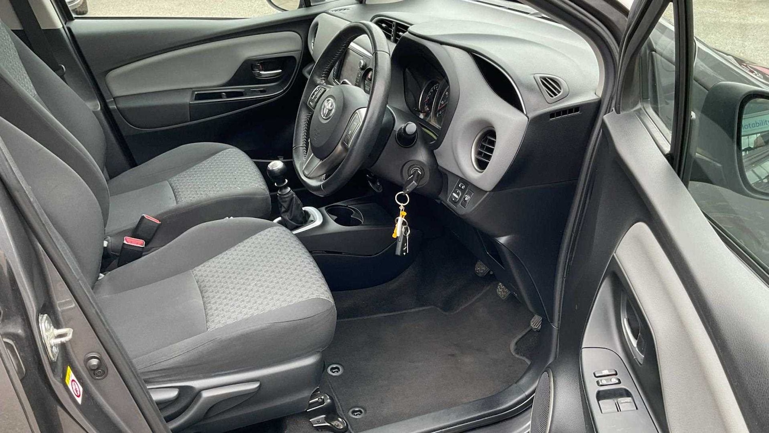 Used Toyota Yaris 2015 for sale - 76045025: Photo 7