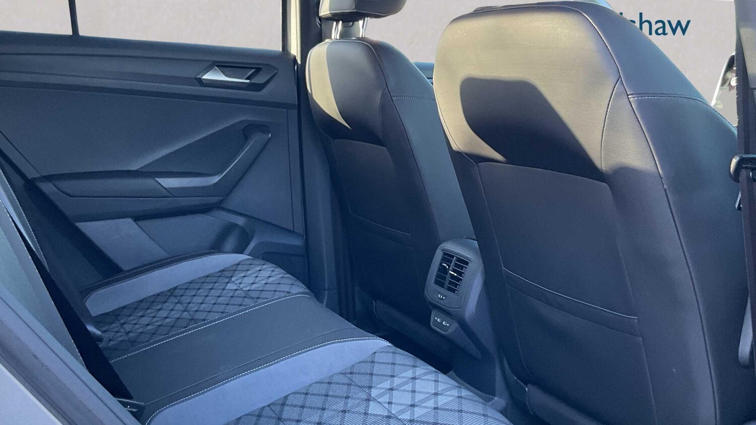 Used Volkswagen T-Roc 2023 for sale - 77810897: Photo 12